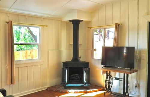 South Park Cottage | South Park Cottage in Historic Downtown
