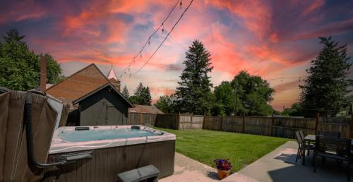 South Perry District House | South Perry Dist Fenced Yard & Hot tub