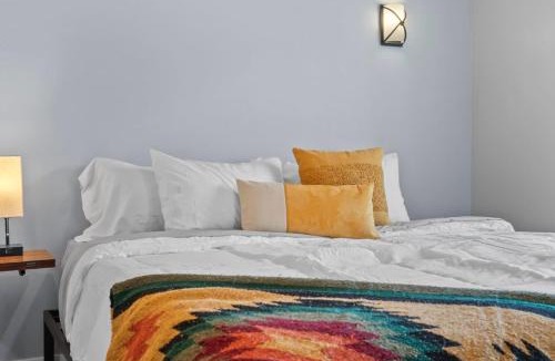 South Perry District House | South Perry Dist Fenced Yard & Hot tub