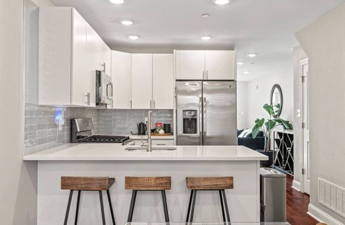 Graduate Hospital House | South Philly |Pvt Patio| Workspace |Walk Downtown
