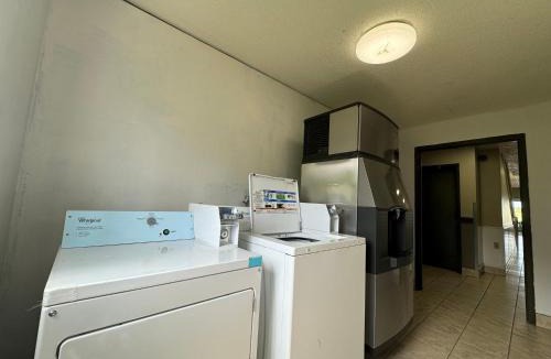 North Ridgeville Hotel | South Ridge Inn
