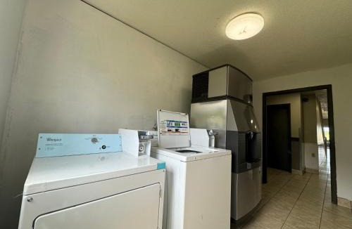 North Ridgeville Hotel | South Ridge Inn