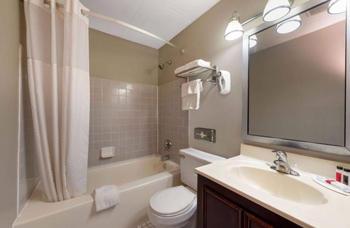 North Ridgeville Hotel | South Ridge Inn