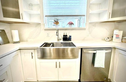 Sunshine Gardens House | South San Francisco - 3 bedroom 2 bath