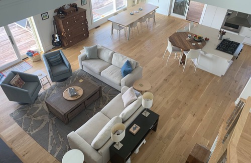 Victoria House | South Shore Bliss- Bright, Spacious Oceanfront Retreat with Private Golf Green