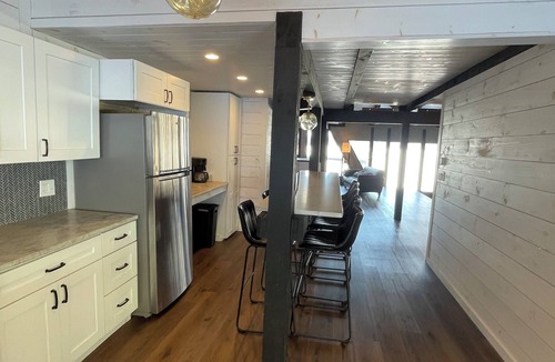 Northville Ski Chalet | South Shore Chalet-Lake View with Docks- Family Friendly
