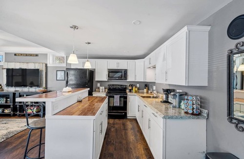 Northville House | South Shore Edgewater Chalet