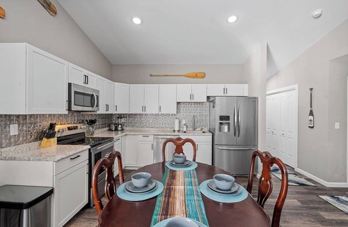 Northville House | South Shore Edgewater Loft