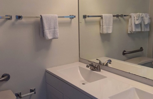 Rio Mar Beaches Hotel | South Shores Motel