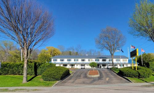 South Burlington Hotel | South Side Inn - Burlington