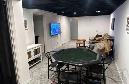 Wichita House | South Side Resort - Very Close Derby Turnpike Dtn