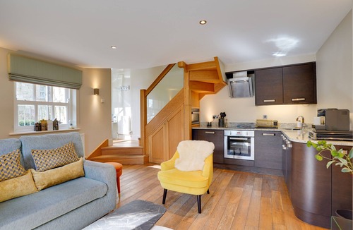 Alnmouth Cottage | South Stable: Cosy Stone Retreat with Parking