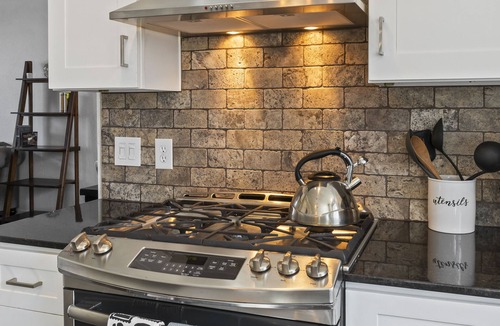South Tulsa House | South Tulsa Gem: 3 bed/2.5 bath with firepit