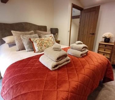 Thornton House | South view farm cottage 2 Bed