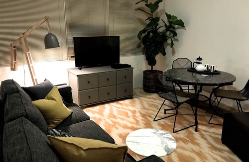 South Yarra Apartment | SOUTH YARRA - Classic Domain Precinct Apartment