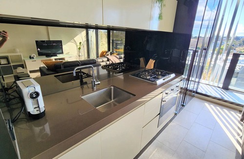 South Yarra Apartment | South Yarra Style - Smart 1bed with parking