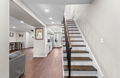Wheeling Villa | South York Luxury