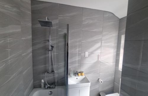 Northampton House | Southampton Bridge Rooms by AFL