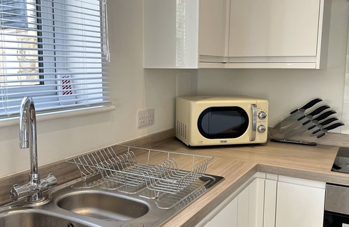 Royal Tunbridge Wells Condo | Southborough Modern Suite