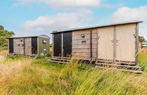 Trunch Cabin | Southdown Shepherd Hut | An adorable shepherds hut for two