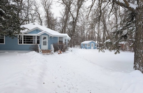 Sandy Hook Cottage | Southern Charm, 4-bed cottage in Sandy Hook, fishing, swimming, hiking, relaxing