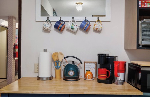 Shelton Apartment | Southern Charm in PNW w/hot tub!