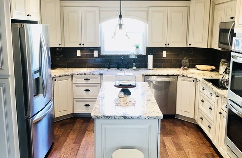 Gober House | Southern Charm on 4 secluded acres! A short distance from DFW & Lake Texoma!