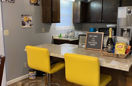 Midtown House | Southern Charm Sav 3BR/1.5 Bathroom