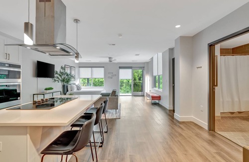 Donelson Apartment | Southern Charm Studio: Y'all Come Stay Awhile