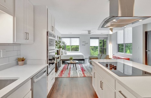 Donelson Apartment | Southern Charm Studio: Y'all Come Stay Awhile