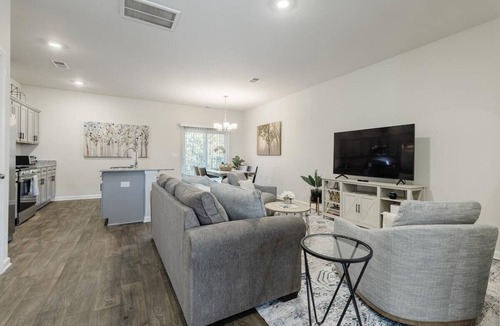 Simpsonville House | Southern Charm Townhome