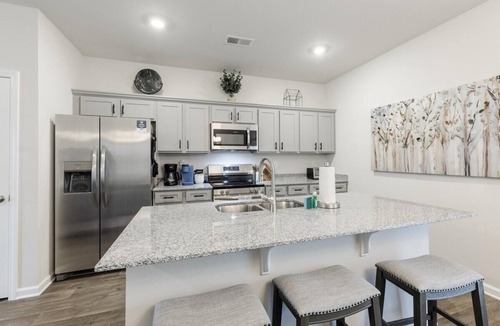 Simpsonville House | Southern Charm Townhome