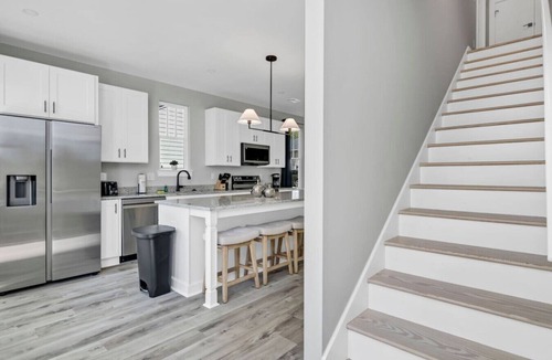 Earlewood Apartment | Southern Comfort `B` | Near USC Downtown