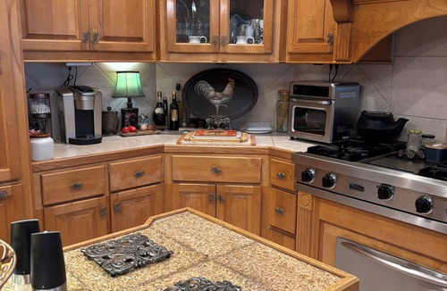 Hattiesburg House | Southern Comfort Home with pool. Large 5 bedroom home in West Hattiesburg.