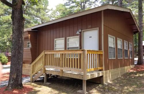 Greers Ferry House | Southern Comfort Inn and Resort