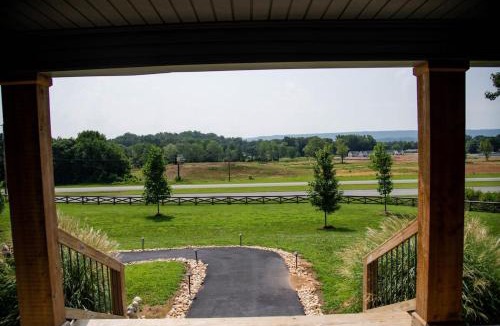 Scottsboro House | Southern Comfort Retreat with a private hot tub