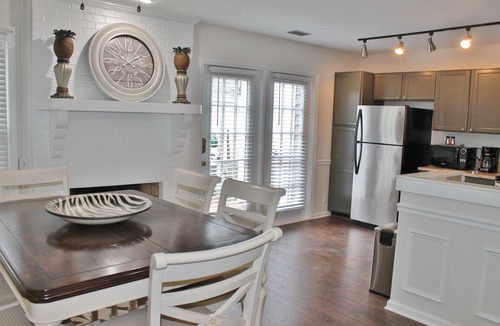 Charlotte House | Southern Comfort! Southpark Pet Friendly Townhome All Inclusive