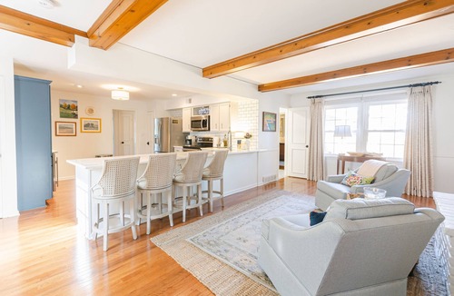 Buechel House | Southern Comfort with Best Location in the City
