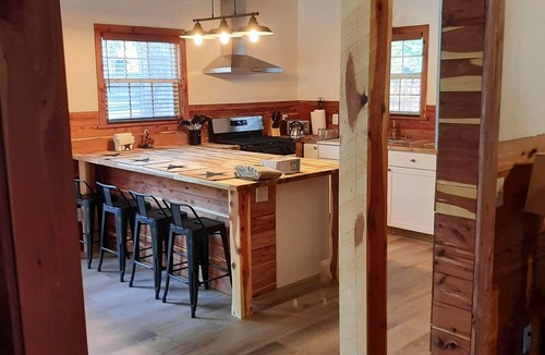 Lebanon Cabin | Southern Country "Cowboy" Hospitality at the Twin Oaks Guest Ranch Nashville TN