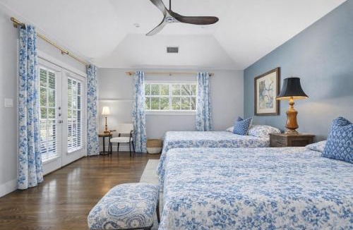 Brentwood House | Southern Family Retreat in Central Austin with Kids Play Area