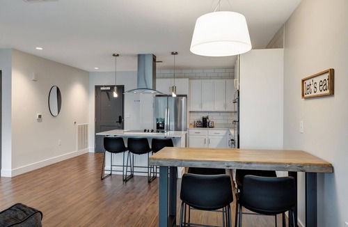 Donelson Apartment | Southern Foodie Delight: Nash Eats 1 Bedroom Apartment