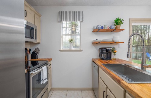 Richmond Hill House | Southern Getaway near Downtown Savannah & Tybee