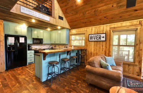 Glenwood House | Southern Grace on the Caddo - HOT TUB! - on the RIVER!