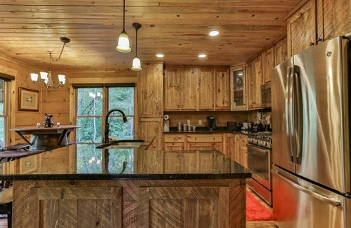 McCaysville Cabin | Southern Grace - River Front, Hot Tub, Game Room