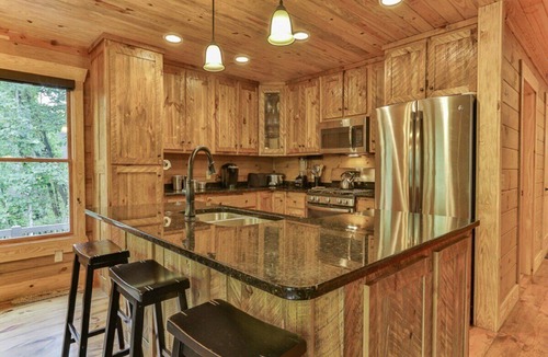 McCaysville Cabin | Southern Grace - River Front, Hot Tub, Game Room
