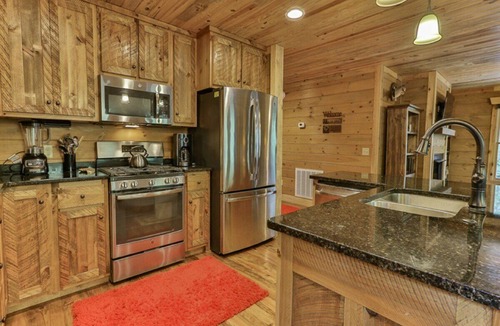 McCaysville Cabin | Southern Grace - River Front, Hot Tub, Game Room