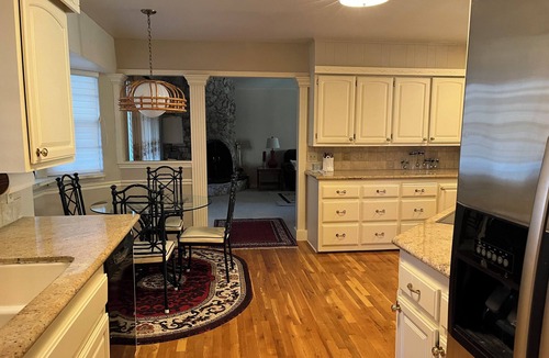 South Tulsa House | Southern Hills Home in Tulsa a Spacious 3+ BR Cozy, Golf, Hospital ORU