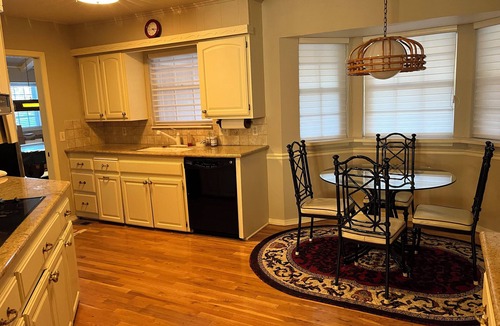South Tulsa House | Southern Hills Home in Tulsa a Spacious 3+ BR Cozy, Golf, Hospital ORU