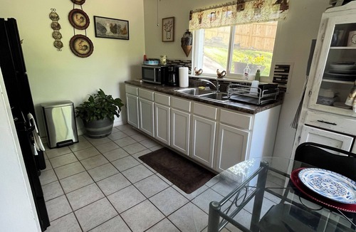 Midfield House | Southern Home -Tranquility and Seclusion 4 Bed 2 Baths