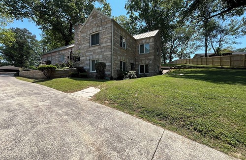 Midfield House | Southern Home -Tranquility and Seclusion 4 Bed 2 Baths
